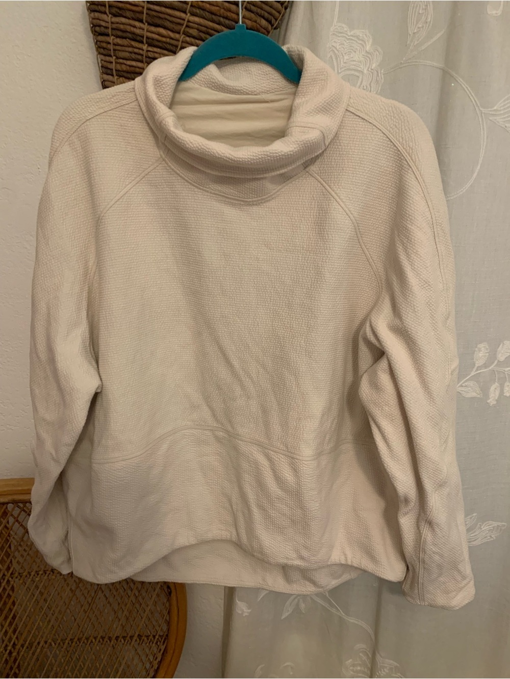 Lululemon Textured Funnel Neck Pullover Women’s Size 10 EUC